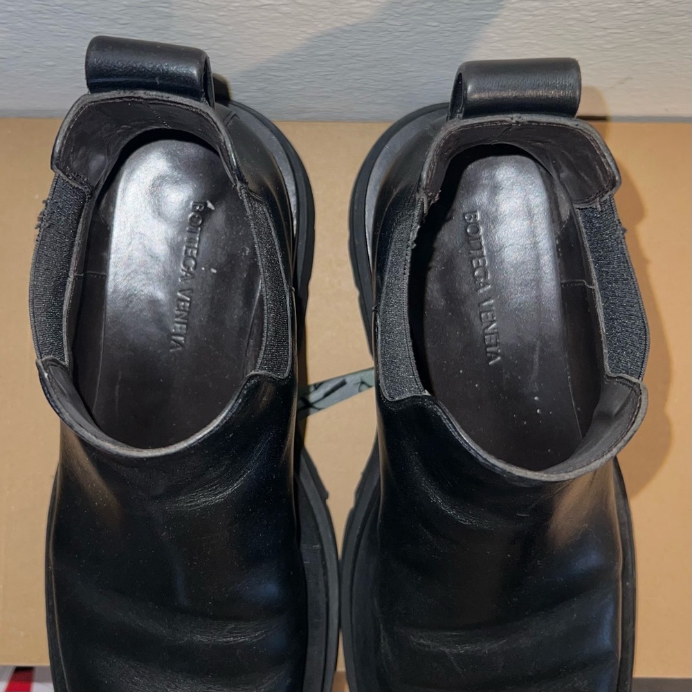 Bottega Veneta Lug Chelsea Ankle Boots – Women’s Size 38 (8) - Picture 6 of 12